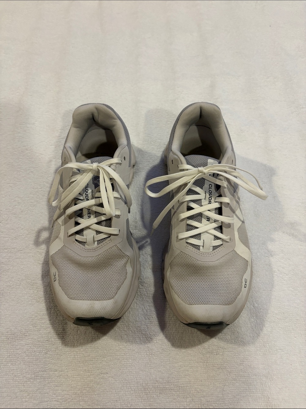 On Cloudrunner Running Shose White/Frost, Size Women's 9